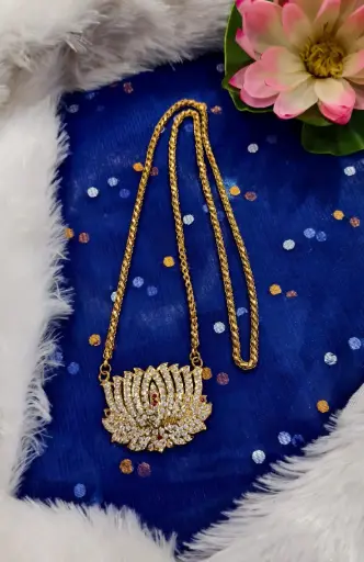 IMPON WHITE AND PINK STONE THAMARAI POO DOLLAR CHAIN 